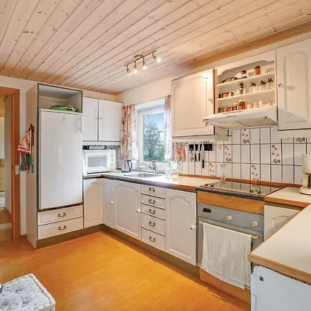 Casa de Férias Four-bedroom Holiday In Nordenbro Vesteregn