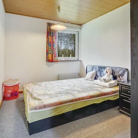Four-bedroom Holiday In בית נופש