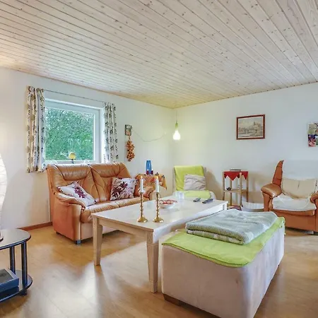 Casa de Férias Four-bedroom Holiday In *